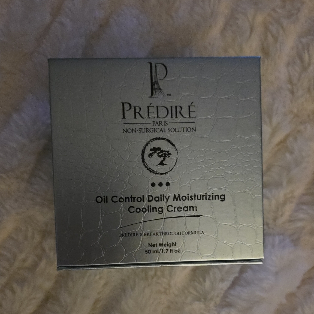 Prédiré Oil Control Daily Moisturizing Cooling Cream — Light Blue - Picture 3 of 3
